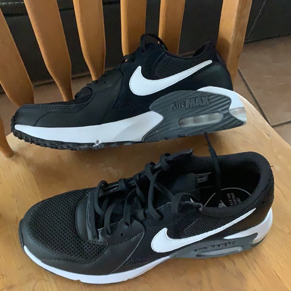 Nike Air Max, Black/White, like new - Picture 2 of 2